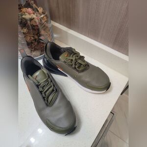 Nike Air Max 270 Premium Leather Size 7.5